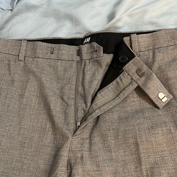H and M grey dress pant 34R - Picture 3 of 3